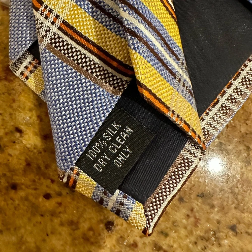 NWT👔TOM JAMES STRIPED BLUE, YELLOW, WHITE AND RED SILK NECKTIE - Picture 3 of 5